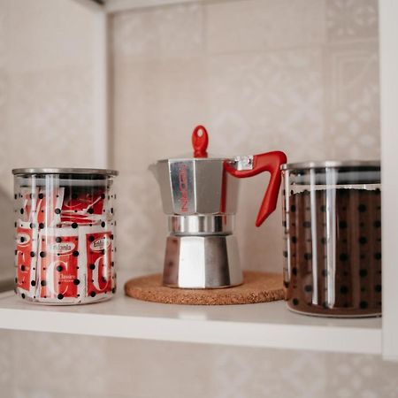 Апартаменты Brombeis Fantastica By Casa Napoletana - Town Center Неаполь Экстерьер фото