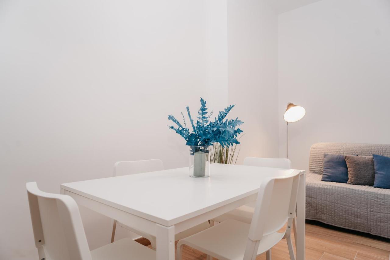 Апартаменты Brombeis Fantastica By Casa Napoletana - Town Center Неаполь Экстерьер фото