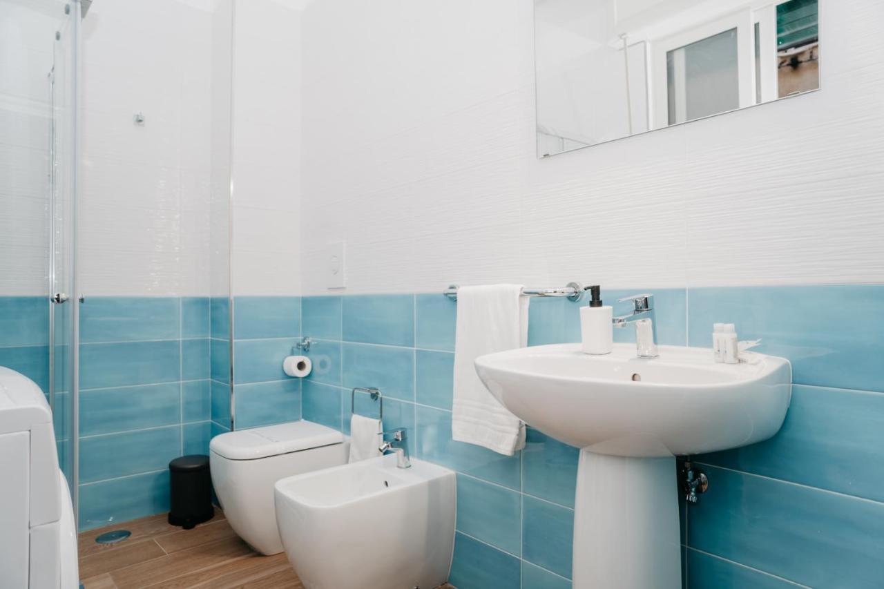 Апартаменты Brombeis Fantastica By Casa Napoletana - Town Center Неаполь Экстерьер фото