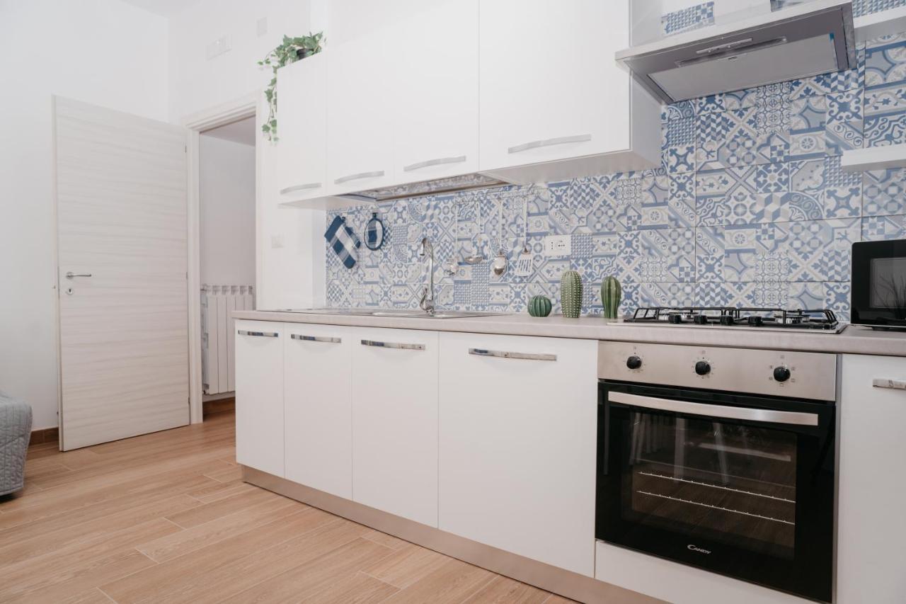Апартаменты Brombeis Fantastica By Casa Napoletana - Town Center Неаполь Экстерьер фото