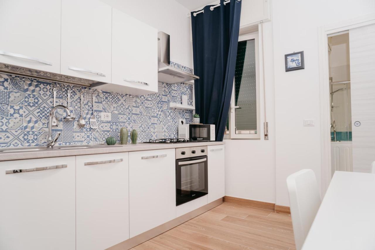 Апартаменты Brombeis Fantastica By Casa Napoletana - Town Center Неаполь Экстерьер фото