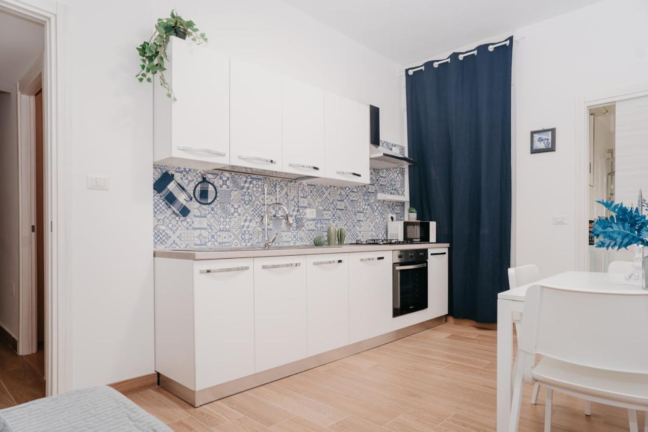 Апартаменты Brombeis Fantastica By Casa Napoletana - Town Center Неаполь Экстерьер фото